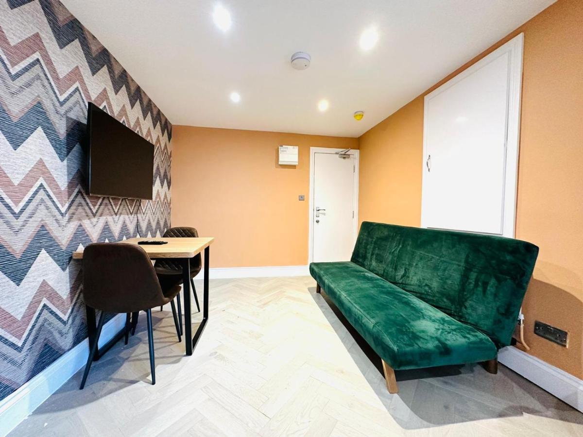 Apartment Flash Sale Train Station 1 Bedroom Flat Bn137che03